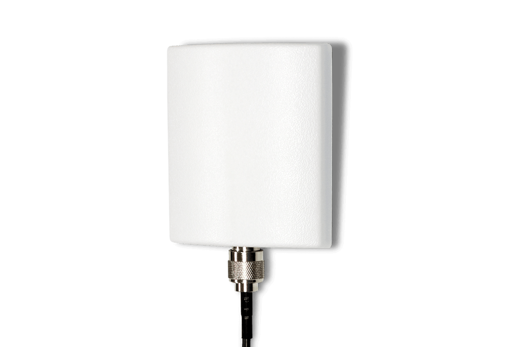 Directional wireless range extender antenna